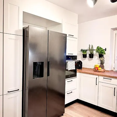 Schoenes Modernes Einfamilienhaus Fuer 1 Bis 6 Personen *
